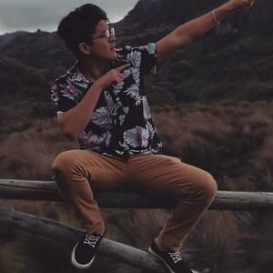 Meet your Posher, Luis adrian